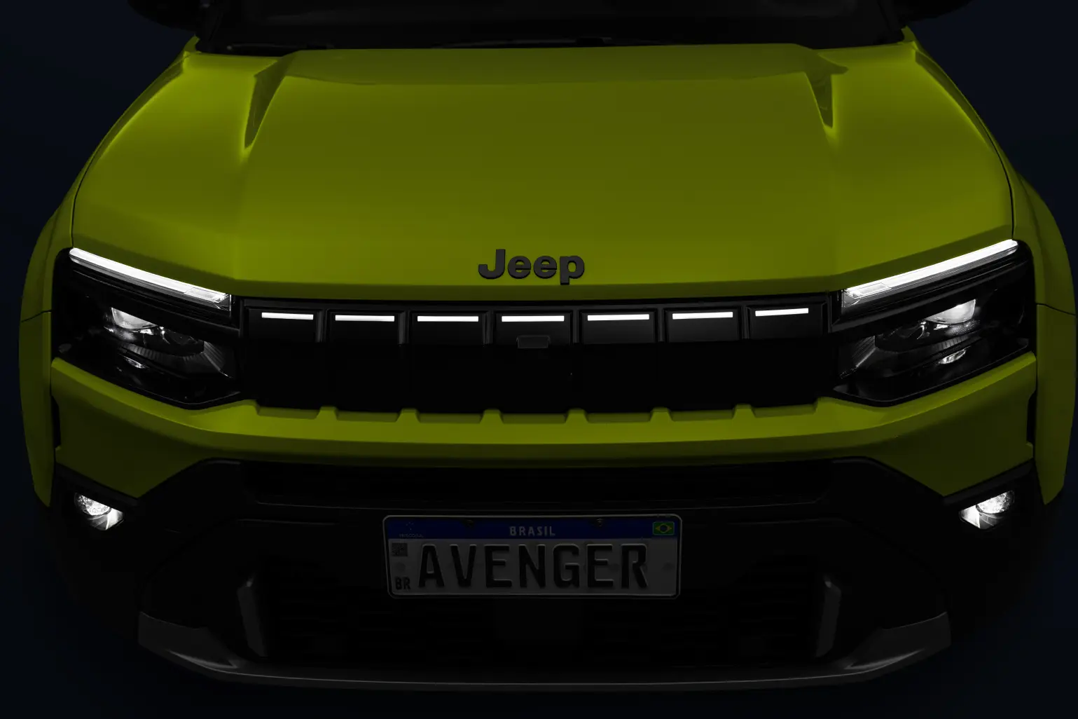 Frente do Novo Jeep Avenger com as sete fendas